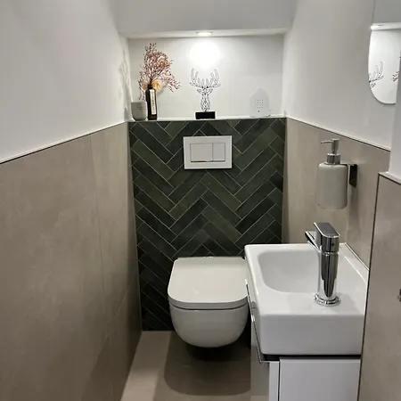 Moderne 2-zimmer-wohnung - Kueche - Balkon - Wifi Apartment *