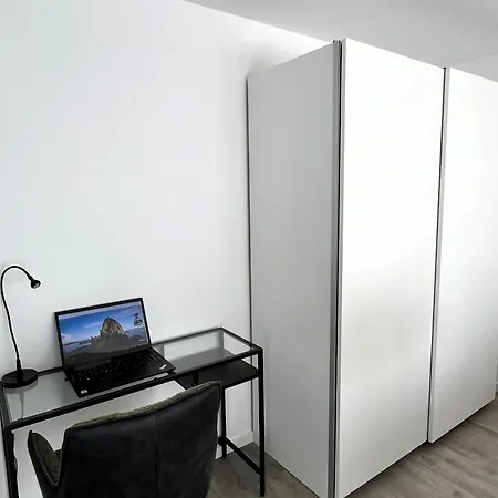 Moderne 2-zimmer-wohnung - Kueche - Balkon - Wifi Apartment