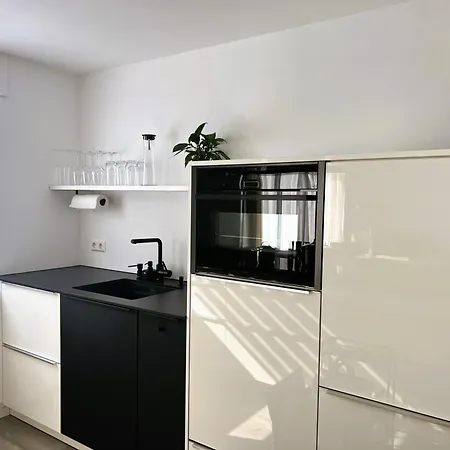 Moderne 2-zimmer-wohnung - Kueche - Balkon - Wifi