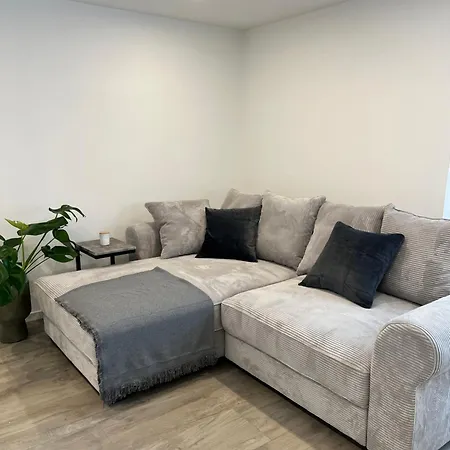 Moderne 2-zimmer-wohnung - Kueche - Balkon - Wifi Apartment